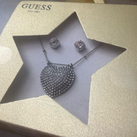 GUESS <3 NECKLACE & EARRINGS SET - Picture 2 of 6